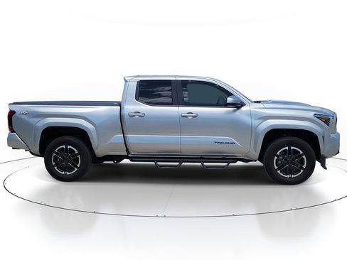 Used 2024 Toyota Tacoma TRD Sport w/ TRD Sport Upgrade Package RWD image 3