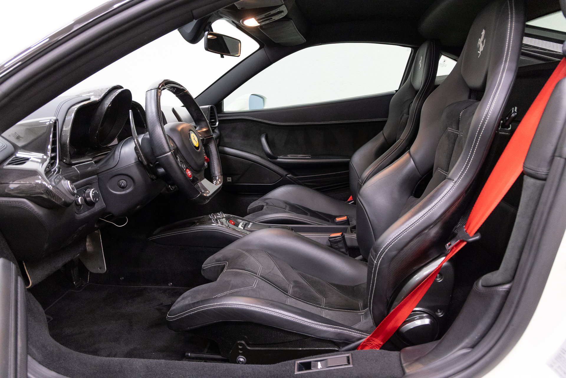 Used 2011 Ferrari 458 Italia Coupe RWD image 6