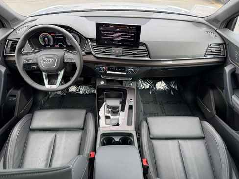 Used 2024 Audi Q5 e Premium Plus w/ Premium Plus Package AWD/4WD image 19