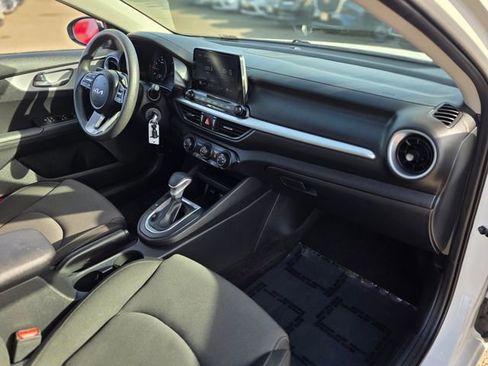 Used 2024 Kia Forte LXS image 9