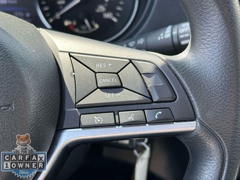 Used 2018 Nissan Rogue S image 22