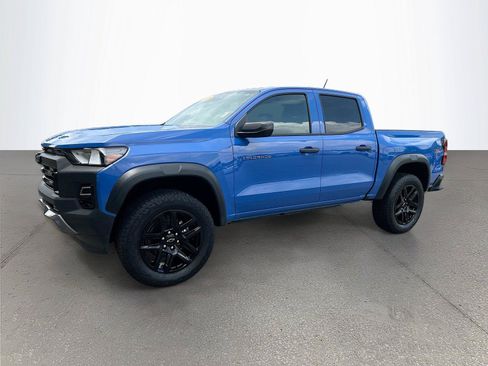 Used 2025 Chevrolet Colorado Trail Boss AWD/4WD image 8