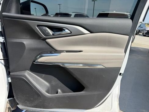 Used 2025 Chevrolet Traverse LT w/ Sun and Wheel Package FWD image 35