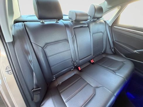 Used 2016 Volkswagen Passat 1.8T SE FWD image 18