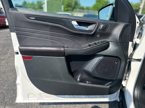 Used 2023 Ford Escape ST-Line Select w/ Tech Pack #2 AWD/4WD image 17