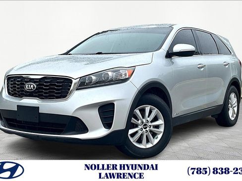 Used 2019 Kia Sorento LX image 1