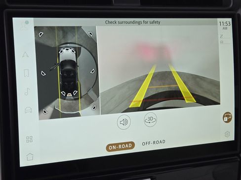 Used 2025 Land Rover Discovery S image 28