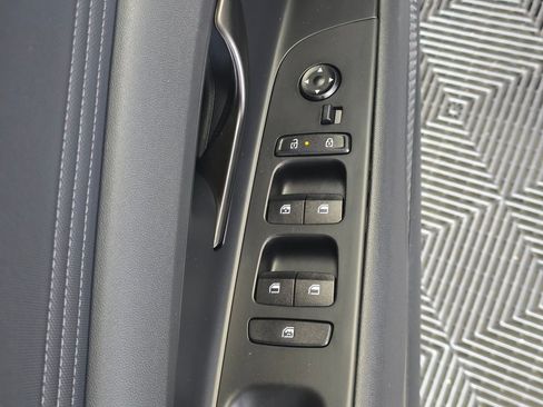 Used 2025 Hyundai Elantra SEL FWD image 19