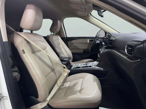 Used 2020 Ford Explorer XLT w/ Equipment Group 202A image 36