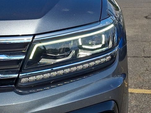 Used 2021 Volkswagen Tiguan SEL Premium R-Line AWD/4WD image 9