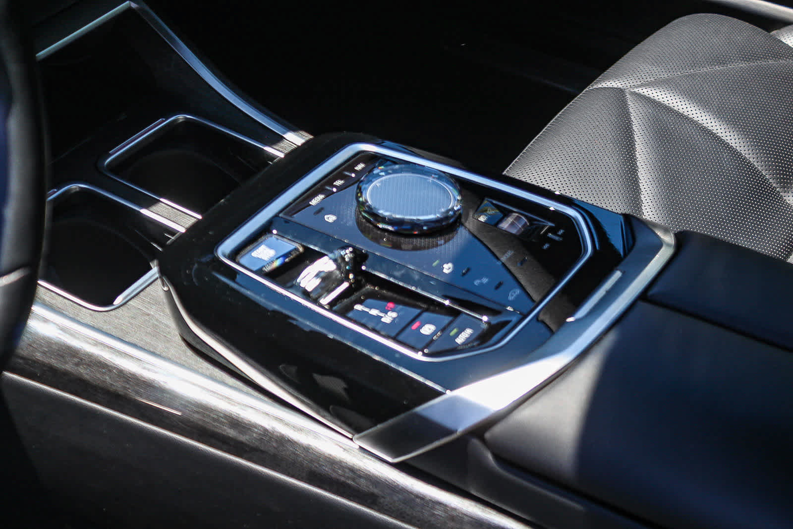 Used 2023 BMW 740i RWD image 19