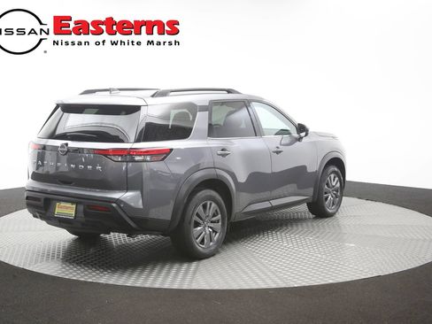 Used 2025 Nissan Pathfinder SV FWD image 41