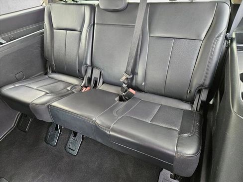 Used 2024 Ford Expedition XLT image 19