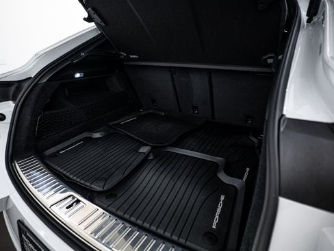 Certified 2025 Porsche Cayenne Coupe image 25