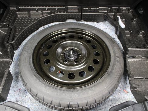 Used 2024 Ford Escape Platinum image 40