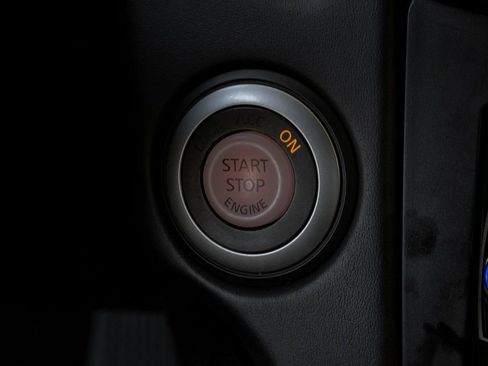 Used 2020 Nissan 370Z Coupe image 17