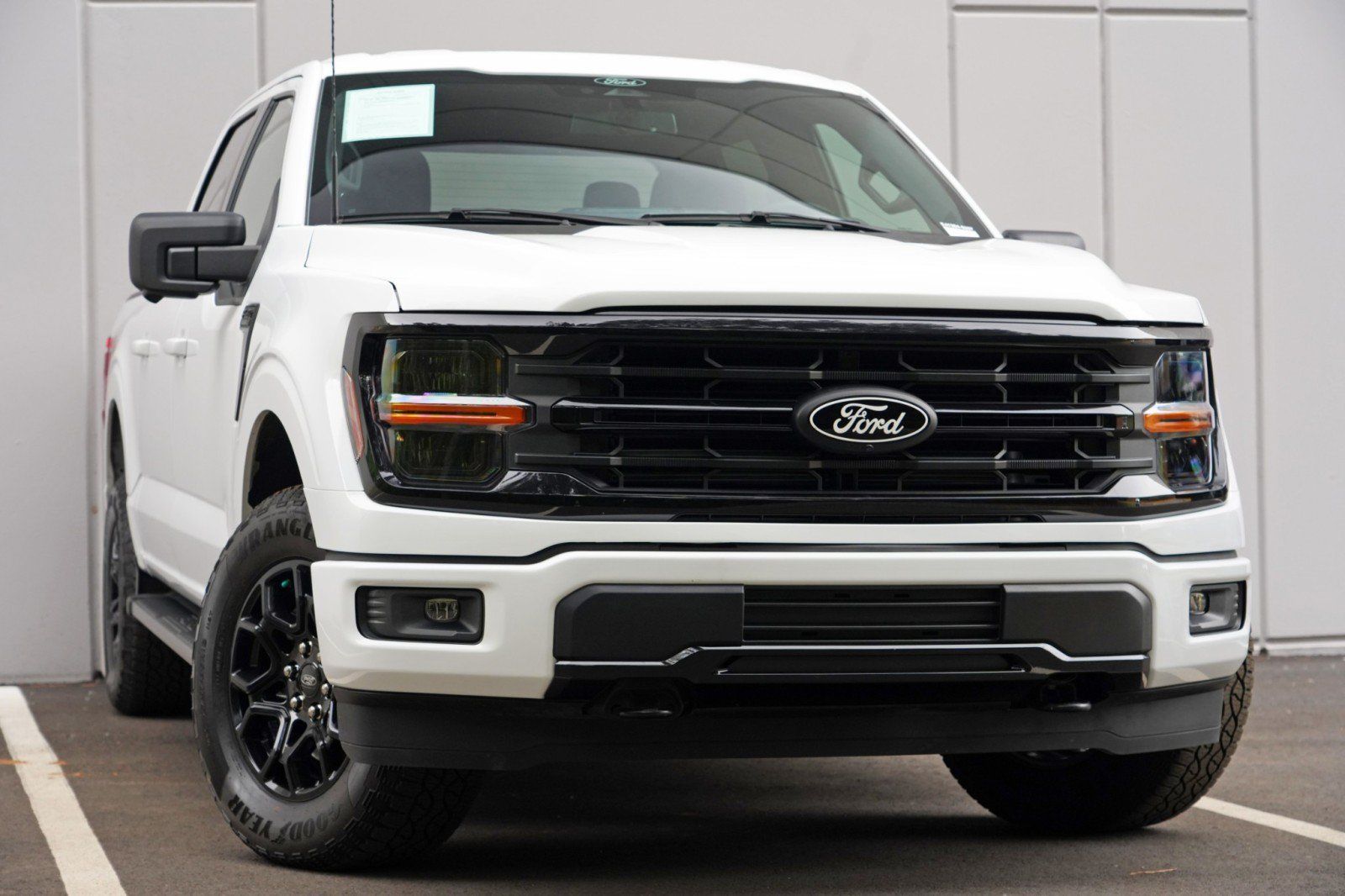 Used 2024 Ford F150 XLT w/ XLT Black Appearance Package AWD/4WD image 4