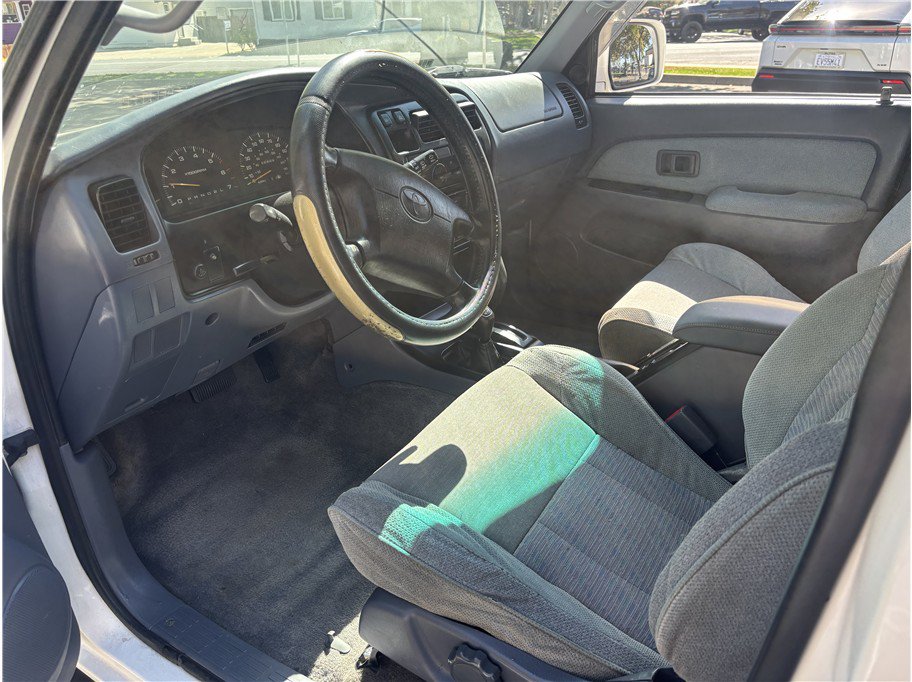 Used 1998 Toyota 4Runner SR5 w/ Preferred Equipment Group 1 AWD/4WD image 9