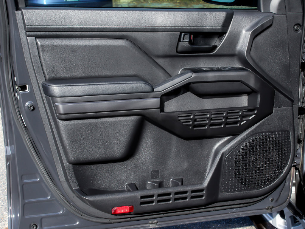 Used 2026 Toyota Tacoma SR5 AWD/4WD image 8