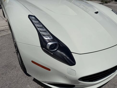 Used 2015 Ferrari California T RWD image 19