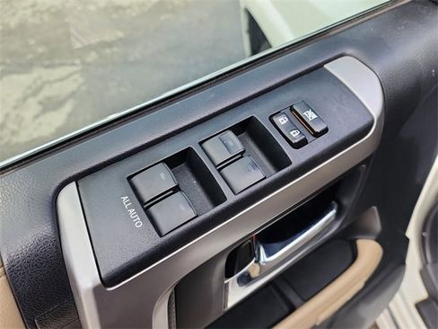 Used 2015 Toyota 4Runner Limited image 11