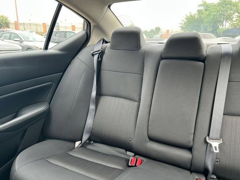 Used 2025 Nissan Altima 2.5 SV FWD image 34