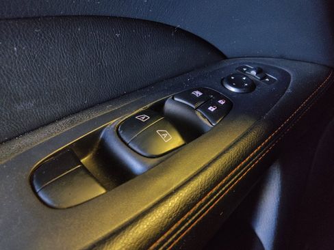 Used 2019 Nissan Pathfinder SV w/ Rock Creek Edition FWD image 27