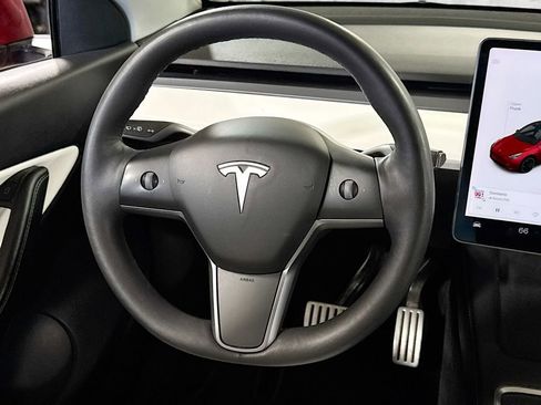 Used 2021 Tesla Model Y Performance image 16