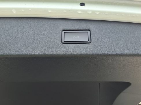 Used 2019 Volkswagen Tiguan S FWD image 24