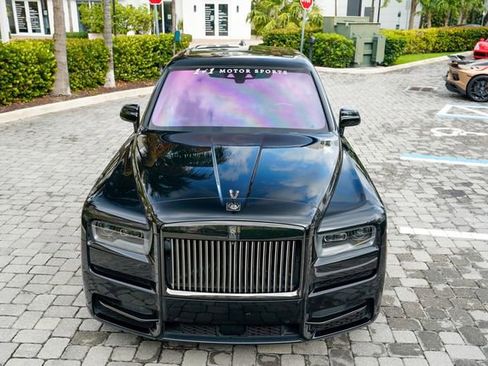 Used 2020 Rolls-Royce Cullinan Black Badge image 5