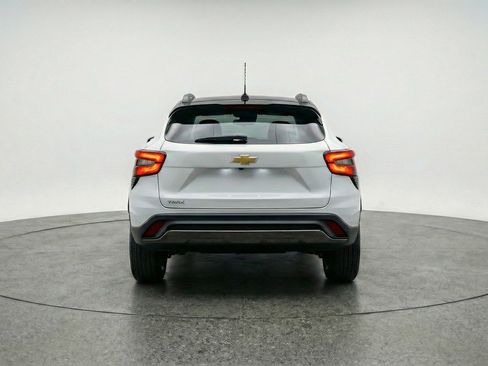 Used 2025 Chevrolet Trax LT image 7