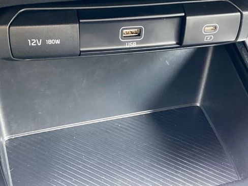 Used 2024 Kia Niro LX FWD image 18