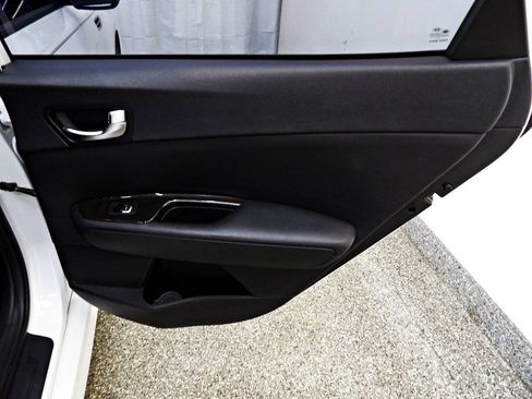 Used 2016 Kia Optima EX w/ Option Group 040 FWD image 12