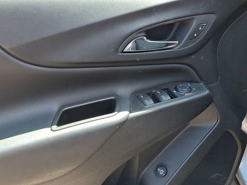 Used 2024 Chevrolet Equinox LT FWD image 12