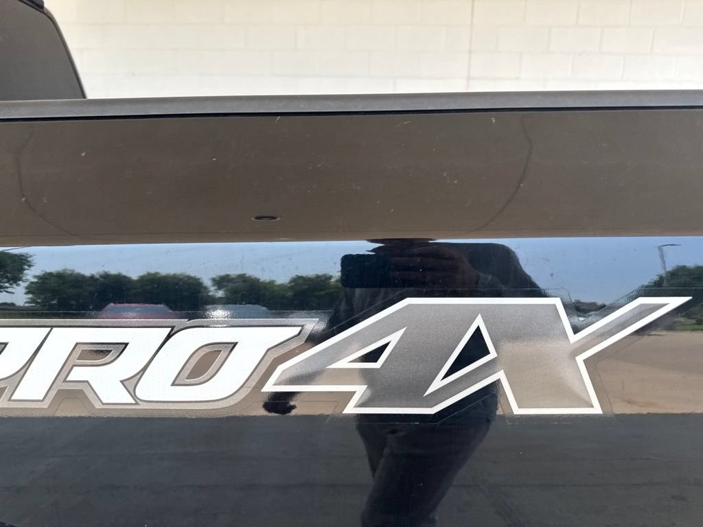 Used 2021 Nissan Titan PRO-4X w/ Pro-4x Convenience Package AWD/4WD image 10