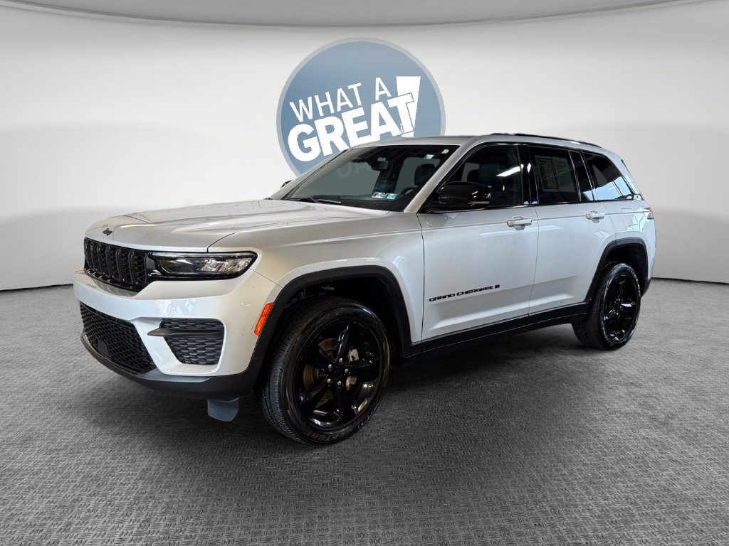 Used 2024 Jeep Grand Cherokee Altitude AWD/4WD image 8
