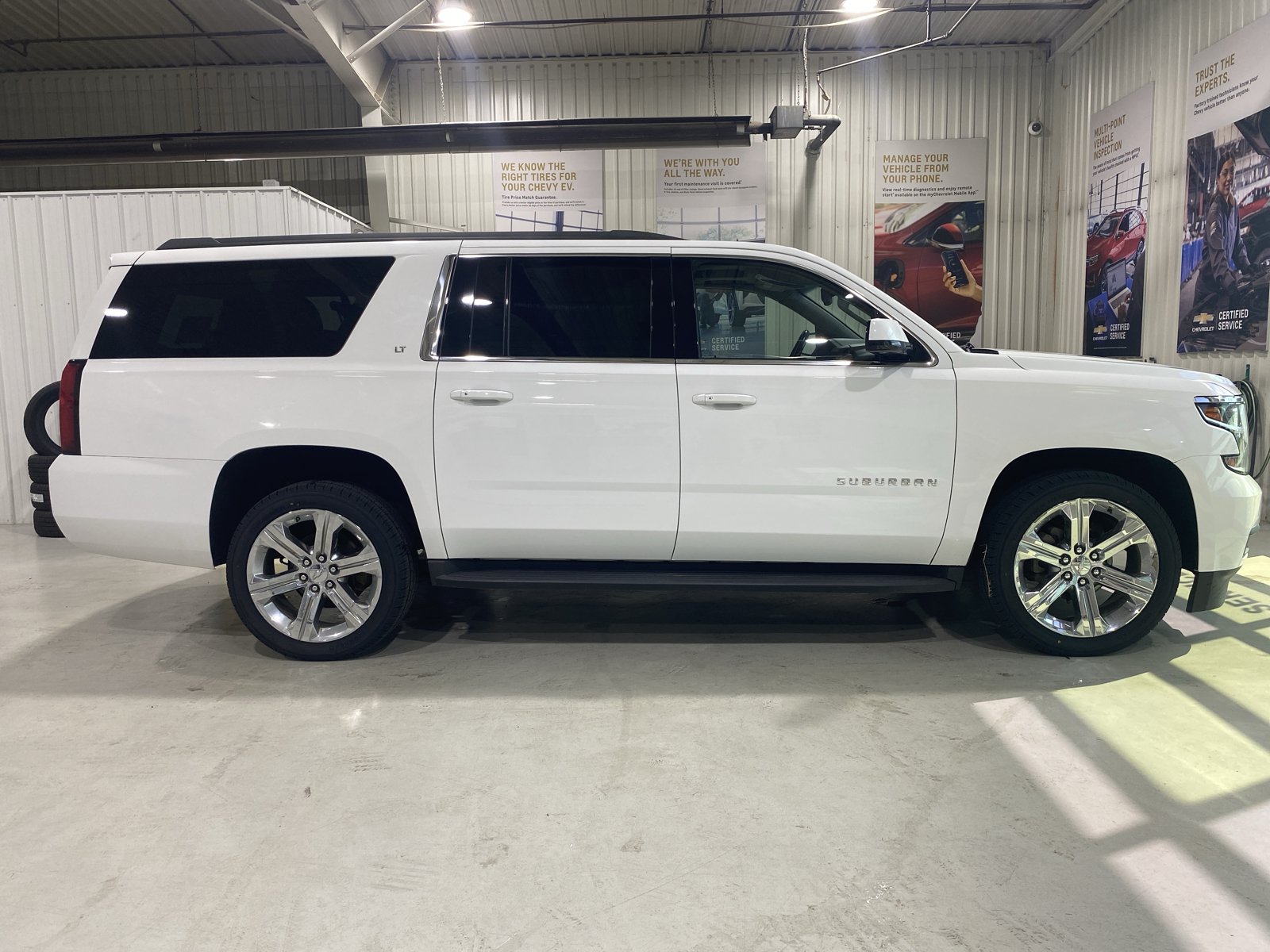 Used 2018 Chevrolet Suburban LT AWD/4WD image 8