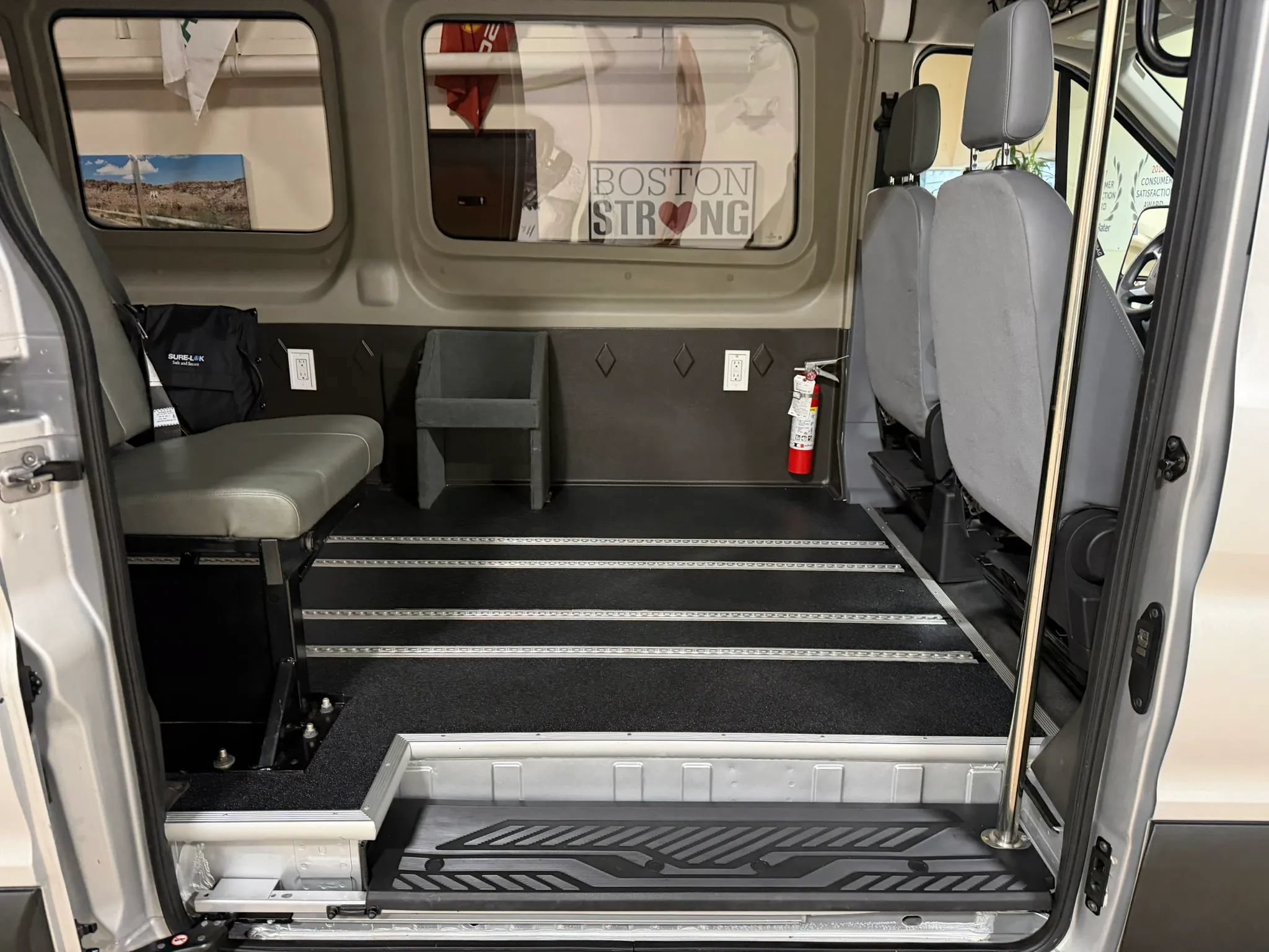 Used 2019 Ford Transit 250 148 Medium Roof RWD image 23