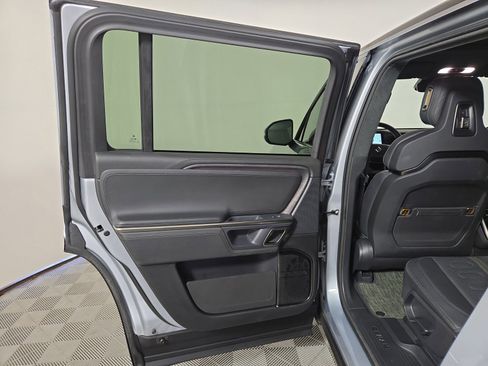 Used 2024 Rivian R1S Adventure AWD/4WD image 17