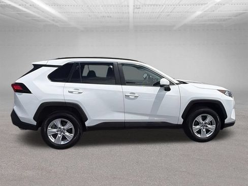 Used 2019 Toyota RAV4 XLE w/ Convenience Package AWD/4WD image 11