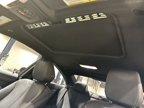 Used 2020 BMW 430i Coupe w/ Convenience Package image 16