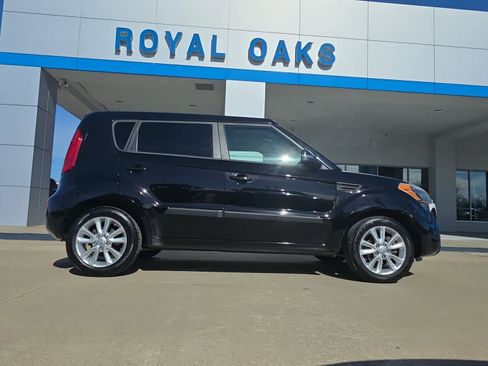 Used 2012 Kia Soul + image 1