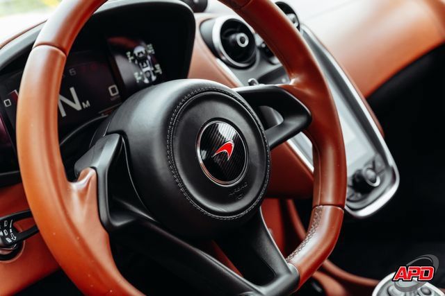 Used 2016 McLaren 570S Coupe RWD image 24