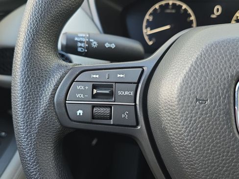 Certified 2025 Honda HR-V LX image 17