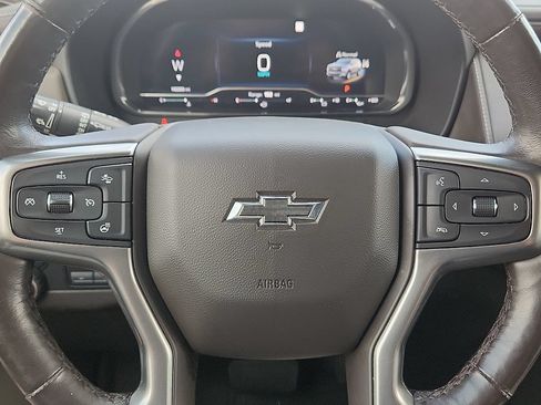 Used 2022 Chevrolet Suburban Z71 w/ Z71 Off-Road Package AWD/4WD image 11