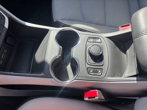 Used 2023 GMC Terrain SLE w/ Driver Convenience Package image 18