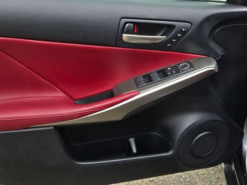 Used 2018 Lexus IS 300 F Sport image 12