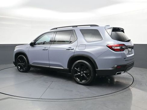 Used 2025 Honda Pilot Black Edition image 5