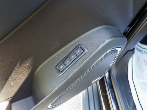 Used 2019 Chevrolet Suburban Premier AWD/4WD image 21