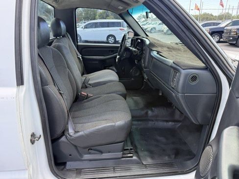 Used 2000 Chevrolet Silverado 2500 2WD Regular Cab w/ Firm Ride Suspension Pkg image 9